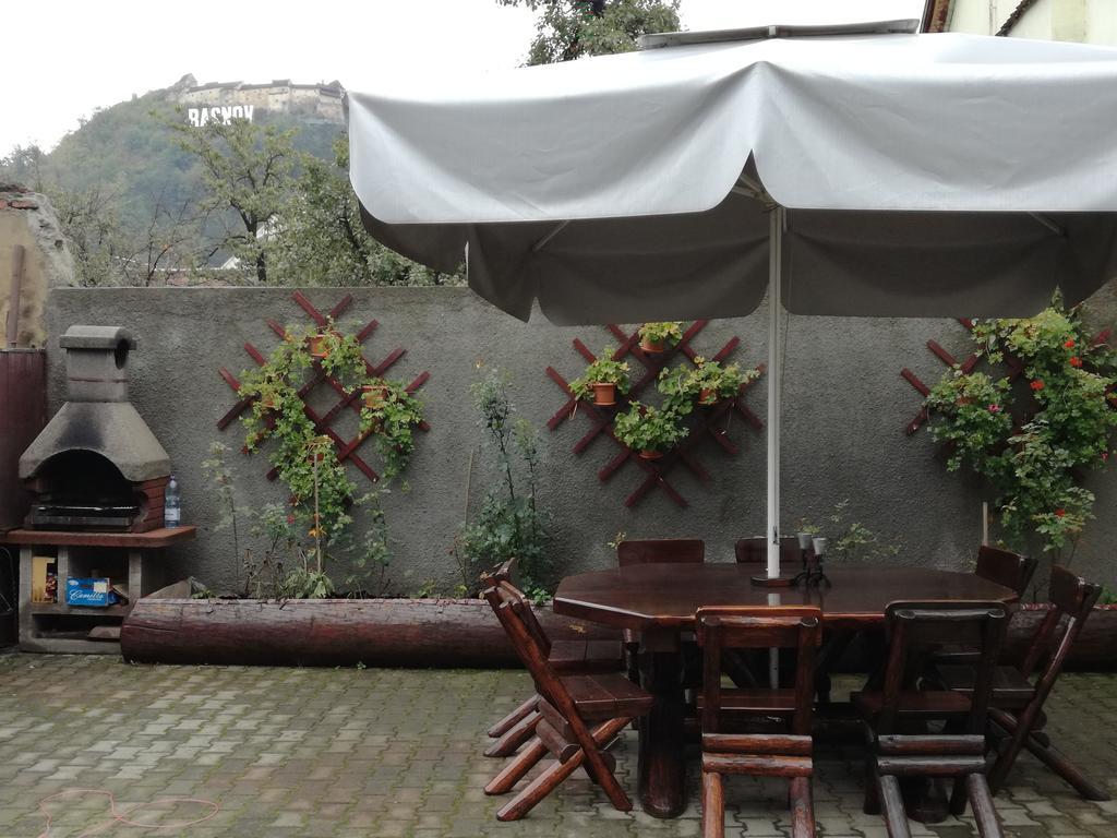 Vila Nely Risnov Bagian luar foto