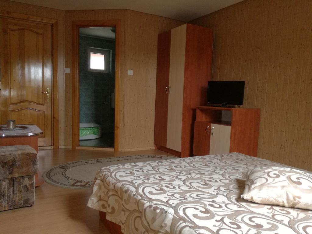 Vila Nely Risnov Bagian luar foto