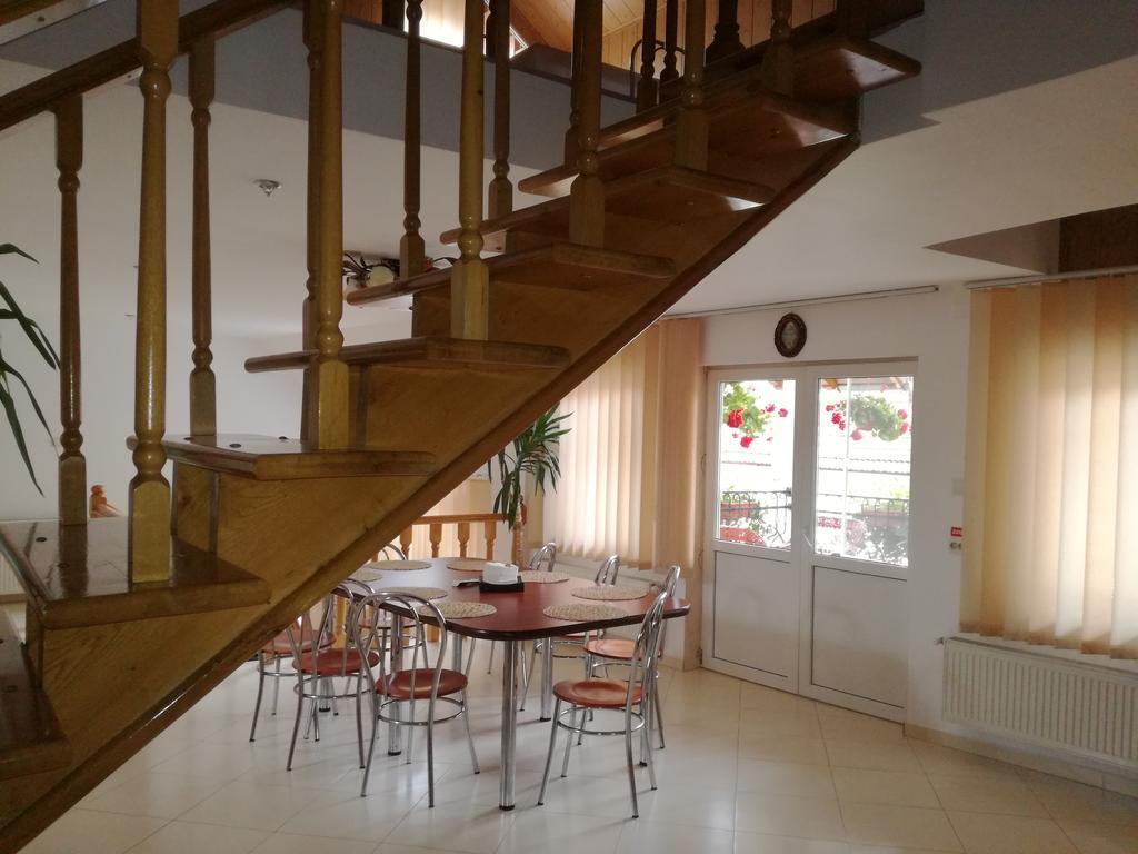 Vila Nely Risnov Bagian luar foto